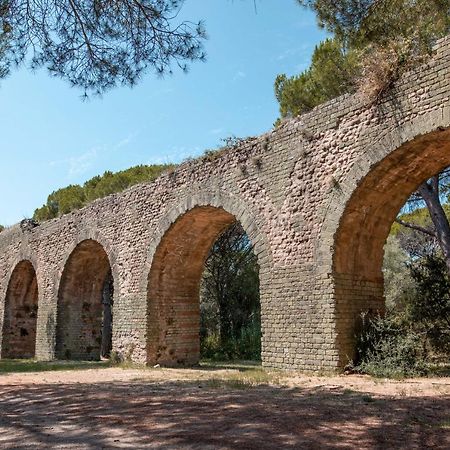 Appart' Au Port Apartment Frejus Bagian luar foto