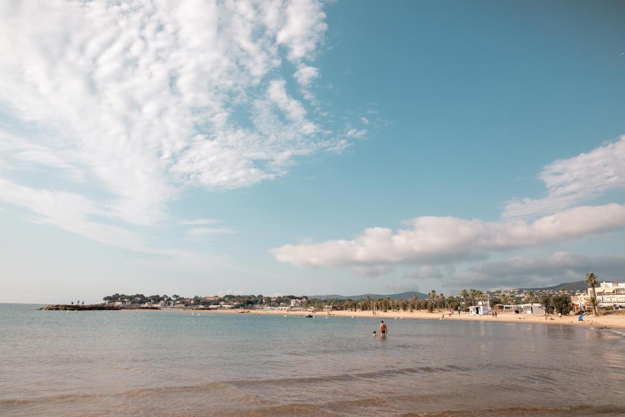 Appart' Au Port Apartment Frejus Bagian luar foto