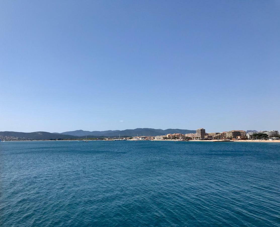 Appart' Au Port Apartment Frejus Bagian luar foto