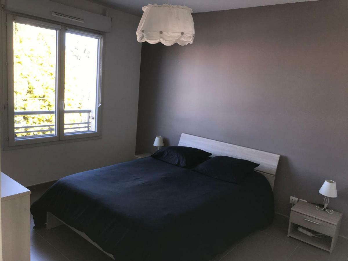 Appart' Au Port Apartment Frejus Bagian luar foto